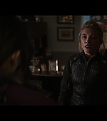 Hawkeye_2021_S01E06_So_This_Is_Christmas_1080p_2942.jpg