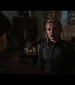 Hawkeye_2021_S01E06_So_This_Is_Christmas_1080p_2948.jpg