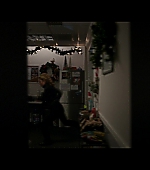 Hawkeye_2021_S01E06_So_This_Is_Christmas_1080p_2963.jpg
