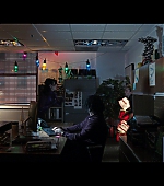Hawkeye_2021_S01E06_So_This_Is_Christmas_1080p_3037.jpg