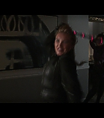 Hawkeye_2021_S01E06_So_This_Is_Christmas_1080p_3070.jpg