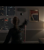 Hawkeye_2021_S01E06_So_This_Is_Christmas_1080p_3071.jpg