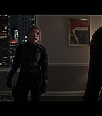 Hawkeye_2021_S01E06_So_This_Is_Christmas_1080p_3125.jpg