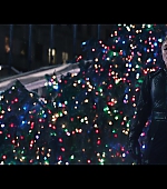 Hawkeye_2021_S01E06_So_This_Is_Christmas_1080p_4817.jpg