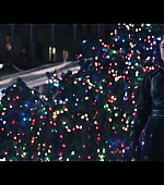 Hawkeye_2021_S01E06_So_This_Is_Christmas_1080p_4821.jpg