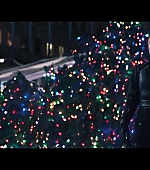 Hawkeye_2021_S01E06_So_This_Is_Christmas_1080p_4822.jpg