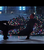 Hawkeye_2021_S01E06_So_This_Is_Christmas_1080p_5354.jpg