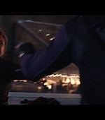 Hawkeye_2021_S01E06_So_This_Is_Christmas_1080p_5379.jpg