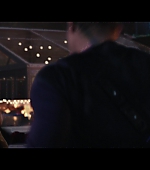 Hawkeye_2021_S01E06_So_This_Is_Christmas_1080p_5380.jpg