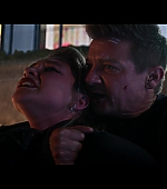 Hawkeye_2021_S01E06_So_This_Is_Christmas_1080p_5394.jpg