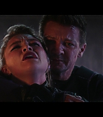 Hawkeye_2021_S01E06_So_This_Is_Christmas_1080p_5413.jpg