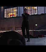 Hawkeye_2021_S01E06_So_This_Is_Christmas_1080p_5907.jpg