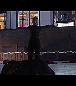 Hawkeye_2021_S01E06_So_This_Is_Christmas_1080p_5910.jpg