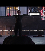 Hawkeye_2021_S01E06_So_This_Is_Christmas_1080p_5911.jpg
