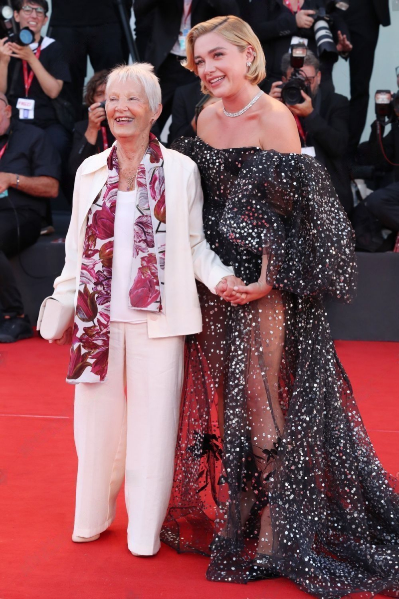 DontWorryDarling_Premiere_Italy_FloGrandma_2022_282429.jpg