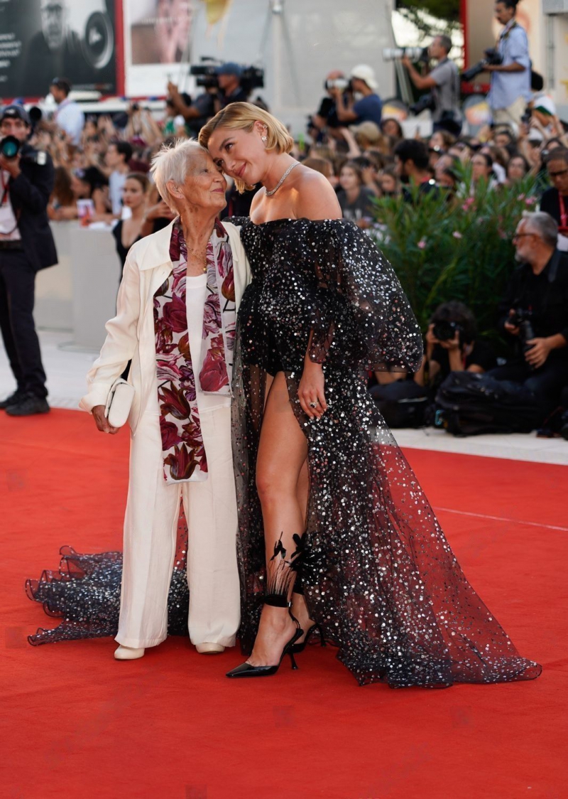 DontWorryDarling_Premiere_Italy_FloGrandma_2022_283829.jpg