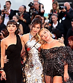 DontWorryDarling_Premiere_Italy_2022_MoreHQs_FloGemma_282029.jpg