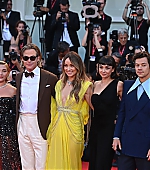 DontWorryDarling_Premiere_Italy_2022_MoreHQs_Group_282129.jpg