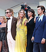 DontWorryDarling_Premiere_Italy_2022_MoreHQs_Group_283229.jpg