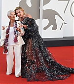 DontWorryDarling_Premiere_Italy_FloGrandma_2022_281129.jpg