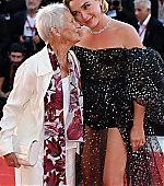 DontWorryDarling_Premiere_Italy_FloGrandma_2022_281429.jpg