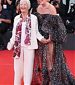 DontWorryDarling_Premiere_Italy_FloGrandma_2022_282429.jpg