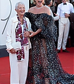 DontWorryDarling_Premiere_Italy_FloGrandma_2022_282529.jpg