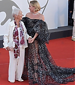DontWorryDarling_Premiere_Italy_FloGrandma_2022_282829.jpg