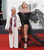 DontWorryDarling_Premiere_Italy_FloGrandma_2022_283729.jpg