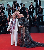 DontWorryDarling_Premiere_Italy_FloGrandma_2022_284829.jpg
