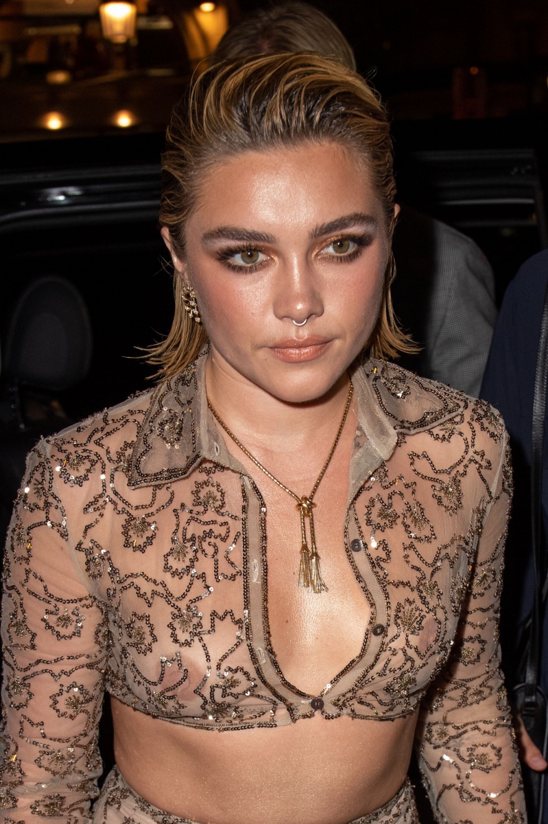 Leaving_ValentinoDinner_FPW_France_2022_28129.jpg