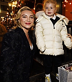 TheWonderPremiere_Dubin_AttendingFans_October_2022_28229.jpg