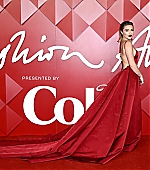 TheFashionAwards_RedCarpet_December_2022_287329.jpg