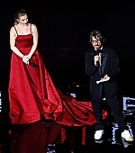 TheFashionAwards_Show_December_2022_284029.jpg