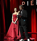 TheFashionAwards_Show_December_2022_284729.jpg