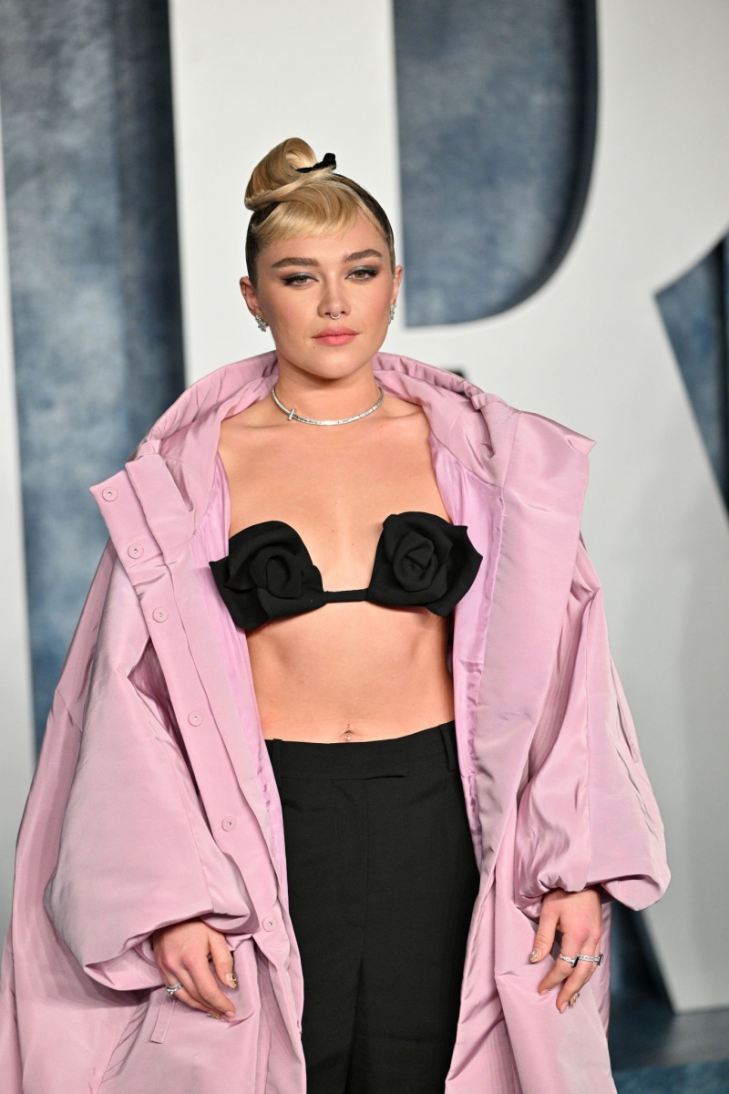 VanityFairOscarParty_Arrivals_March2023_282229.jpg