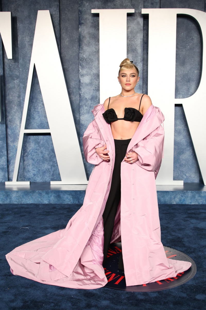 _VanityFairOscarParty_Arrivals_March2023_282529.jpg