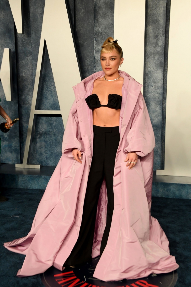 _VanityFairOscarParty_Arrivals_March2023_283329.jpg