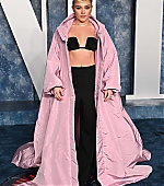 VanityFairOscarParty_Arrivals_March2023_283329.jpg