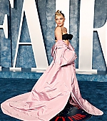 VanityFairOscarParty_Arrivals_March2023_284729.jpg