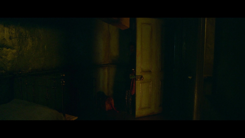The_Wonder_2022_1080p__00634.jpg