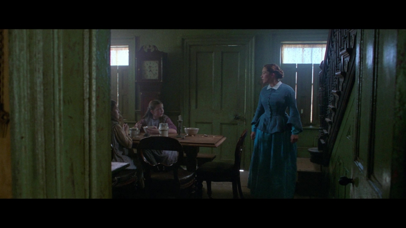 The_Wonder_2022_1080p__00699.jpg