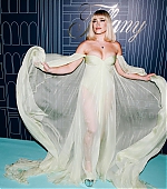 TiffanyCoNYCFlagshipStore_Reopening_Arrivals_April2023_281929.jpg