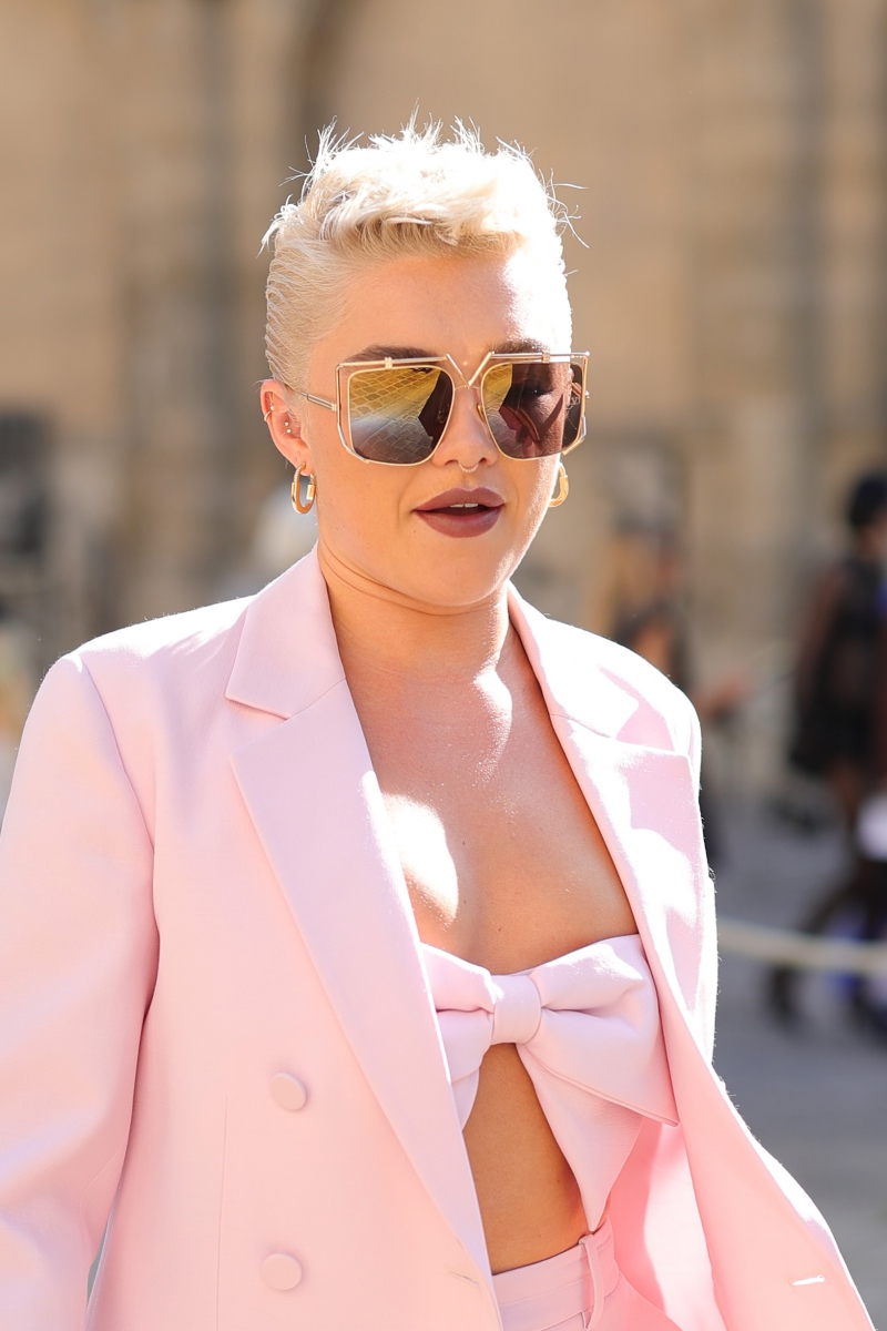 ValentinoFashionShow_Outside_FPD_28929.jpg