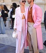 ValentinoFashionShow_Outside_FPD_281929.jpg