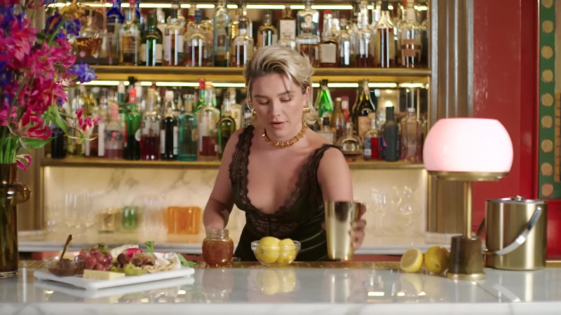Florence_ClassicCocktails_VogueUK_FPD_1450.jpg