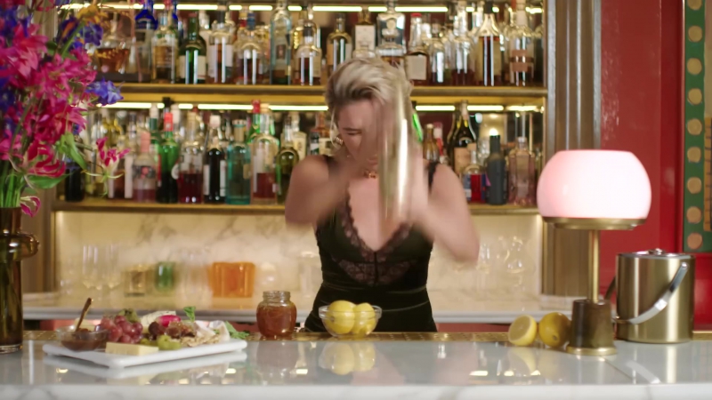 Florence_ClassicCocktails_VogueUK_FPD_1501.jpg