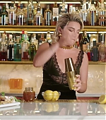 Florence_ClassicCocktails_VogueUK_FPD_1491.jpg