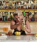 Florence_ClassicCocktails_VogueUK_FPD_1507.jpg