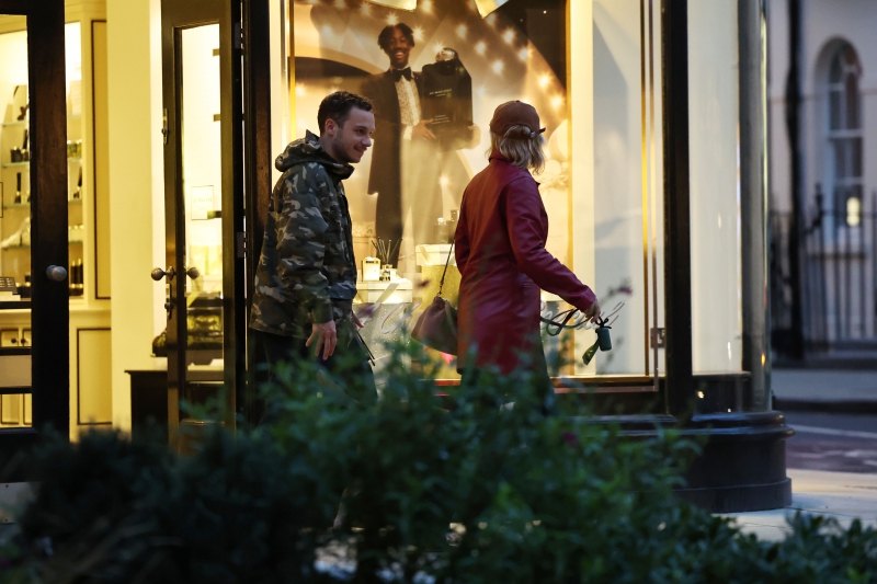 Shopping_London_Dec24_FPD_281129.jpg